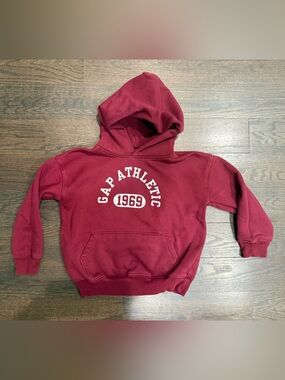 Boys GAP Kids Burgundy Athletic Hoodie with White Logo size small (6/7)